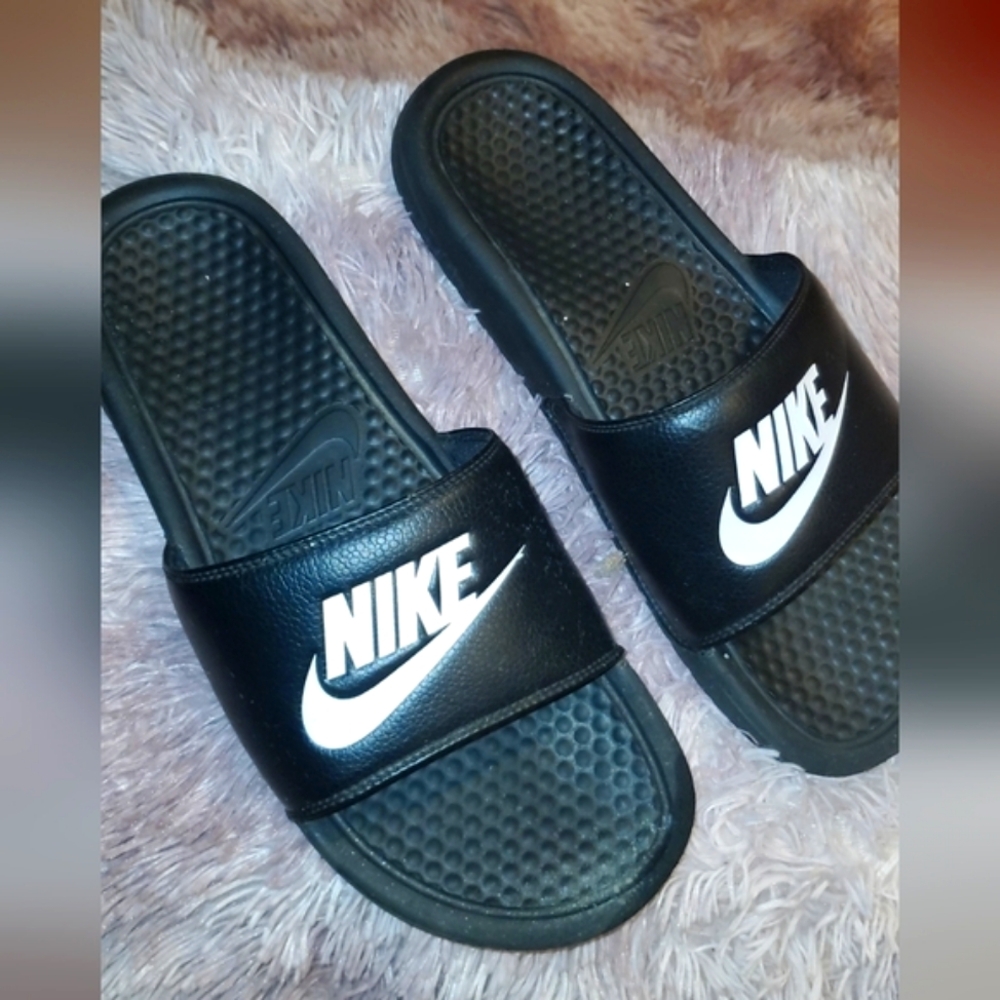 Nike flip flops - Picture 2 of 3